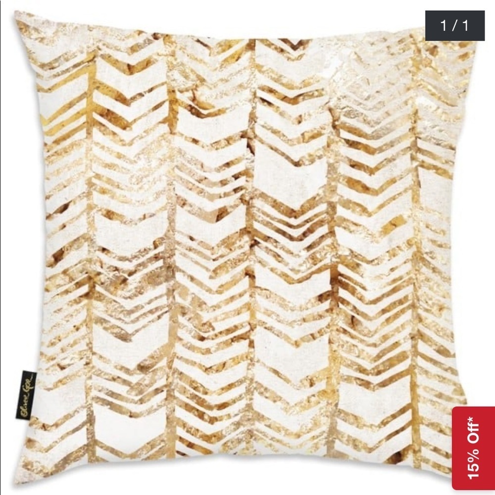 Oliver Gal 'Season Glitter' Decorative Throw Pillow